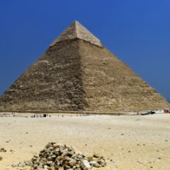 La pyramide génératrice d'ondes de formes